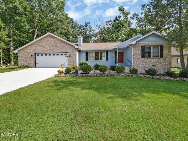 163 & 159 Lakeside Drive, Crossville, TN 38558