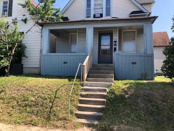 3925 W Greenfield AVENUE, Milwaukee, WI 53215