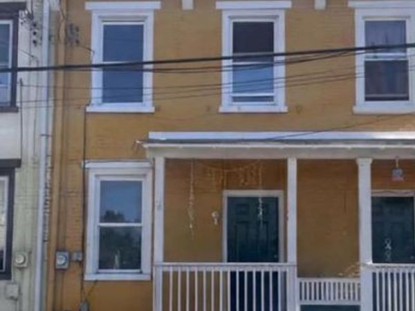 631 W RACE STREET , POTTSVILLE, PA 17901