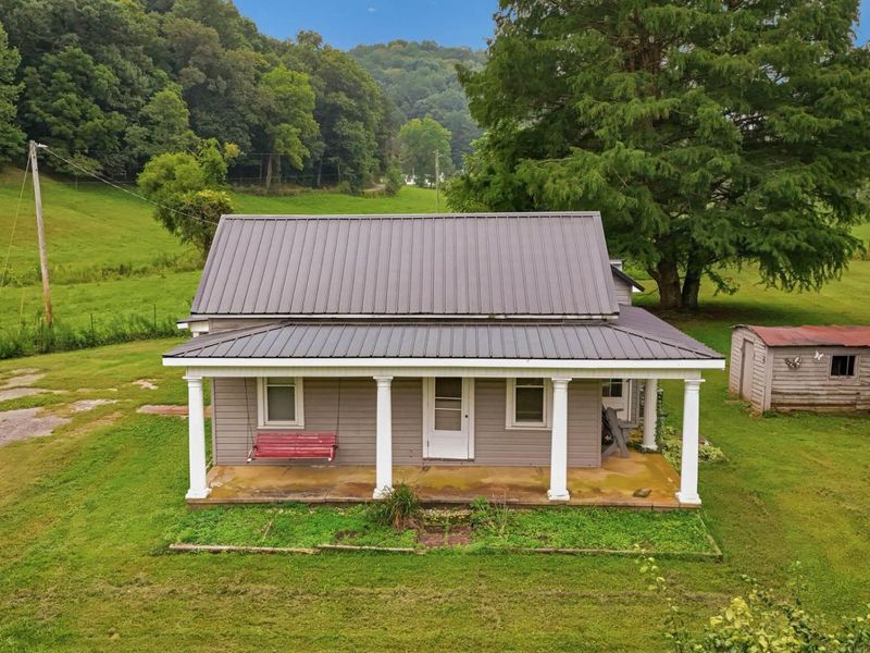 21606 E Sams Creek Road, Laurelville, OH 43135 Photo 1