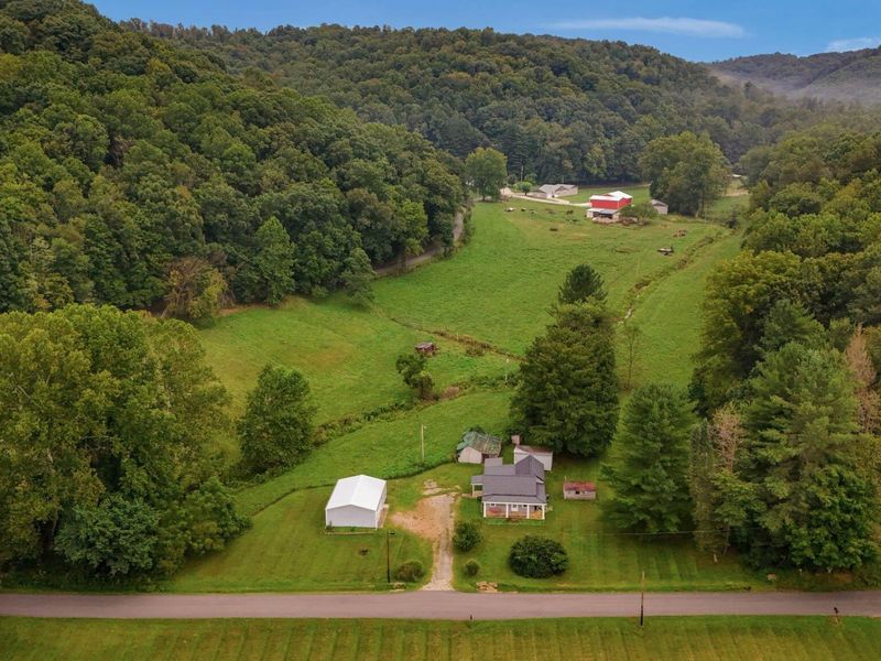 21606 E Sams Creek Road, Laurelville, OH 43135 Photo 4