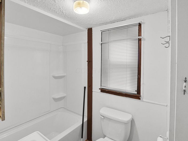 21606 E Sams Creek Road, Laurelville, OH 43135 Photo 8