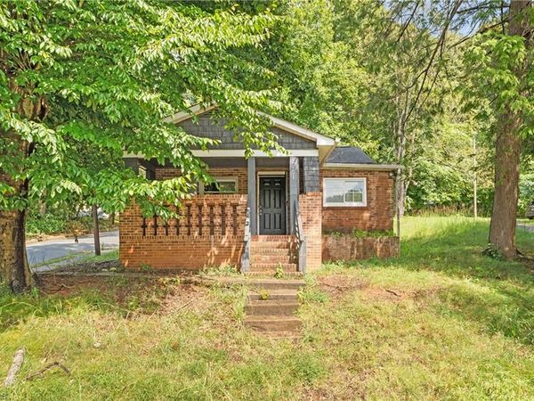 2001 Bowen Boulevard , Winston-Salem, NC 27105