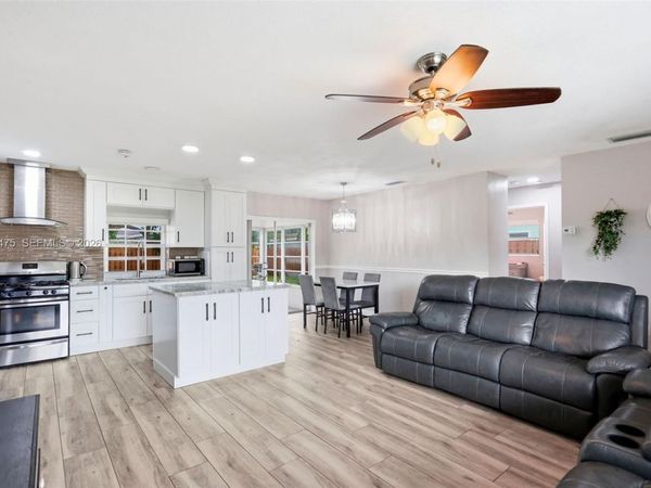 8397 NW 25th Ct, Sunrise, FL 33322