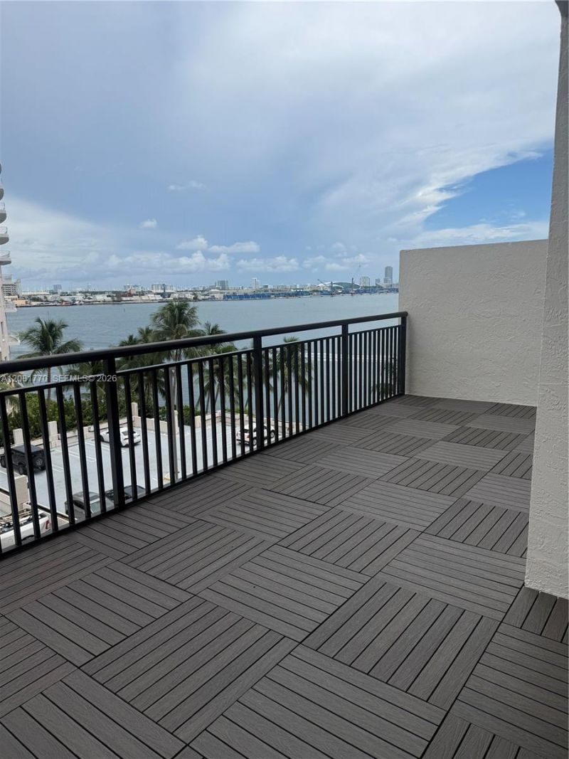 540 Brickell Key Dr, Unit 726, Miami, FL 33131 Photo
