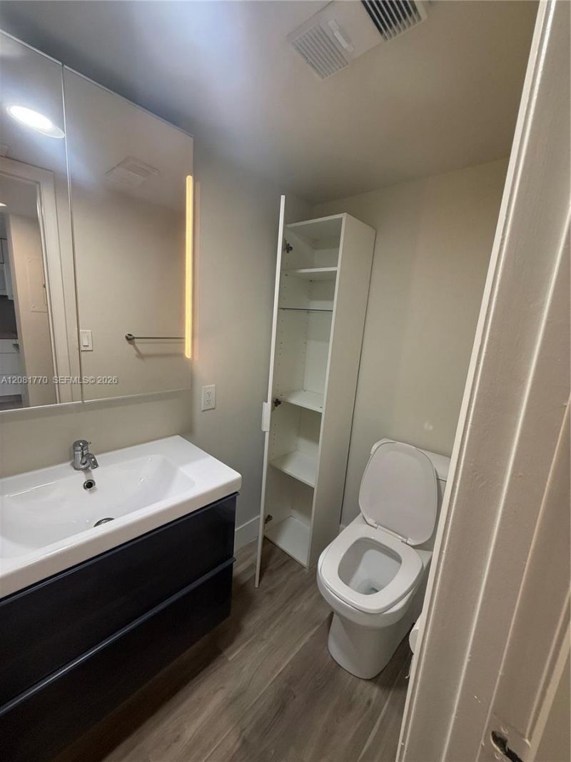 540 Brickell Key Dr, Unit 726, Miami, FL 33131 Photo