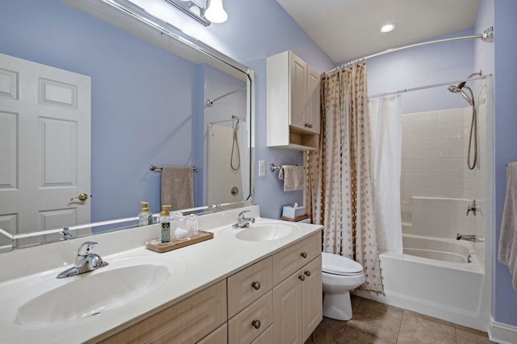 4875 Luster Leaf Circle Photo 15