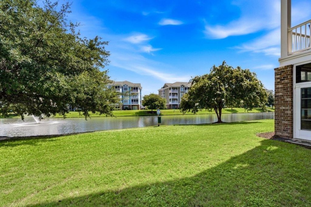 4875 Luster Leaf Circle Photo 24