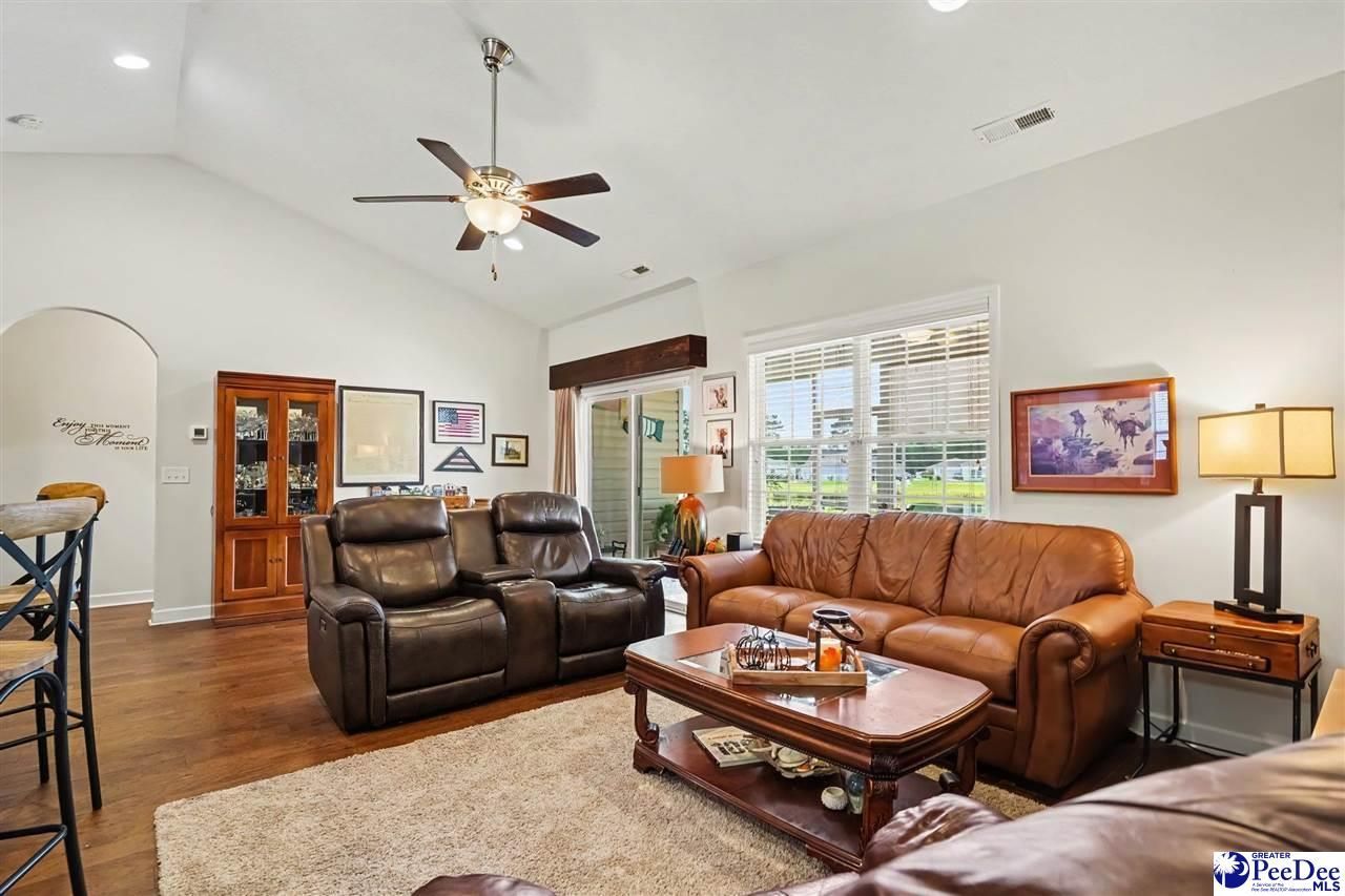 426 Carrick Loop Photo 6