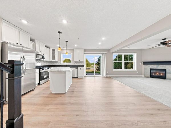 3278 Lakewood Trail , Woodbury, MN 55129