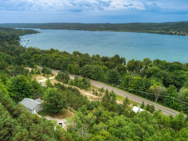 2503 Lake Leelanau Drive S, Lake Leelanau, MI 49653
