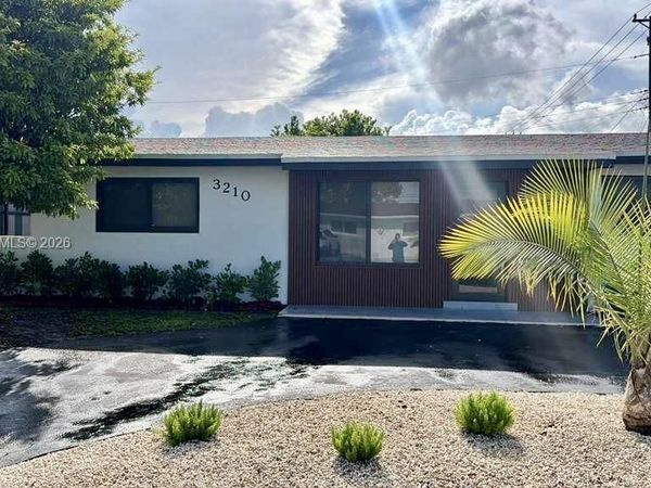 3210 SW 94th Ct , Miami, FL 33165
