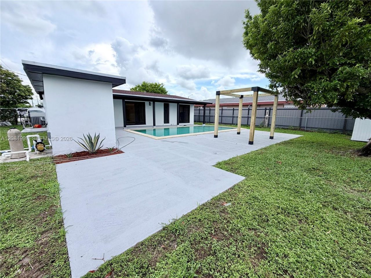 3210 SW 94th Ct, Miami, FL 33165 Photo