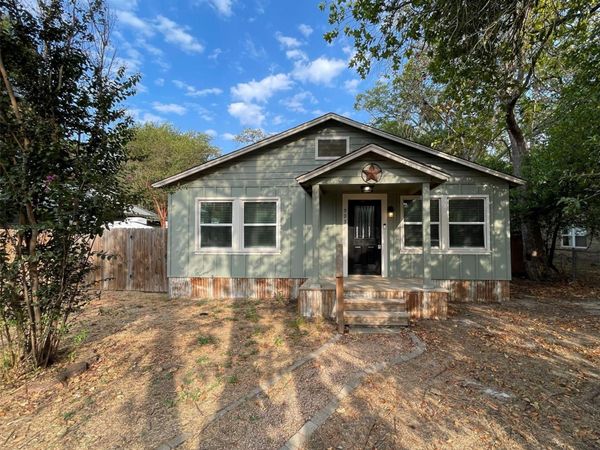 503 Byrne ST , Smithville, TX 78957