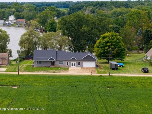 8616 Lake Drive, Springport, MI 49284