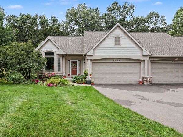 2860 Willow Ln Court NE, Grand Rapids, MI 49525