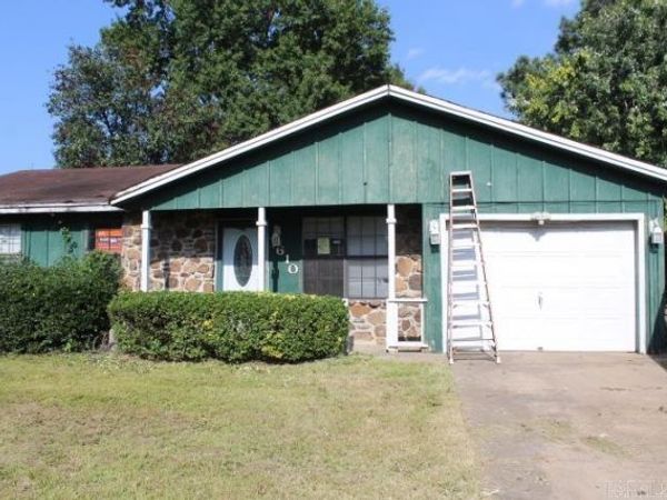 1610 N Lowe Street , Stuttgart, AR 72160