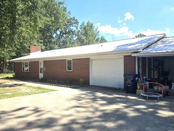612 Tracy Road , White Hall, AR 71602