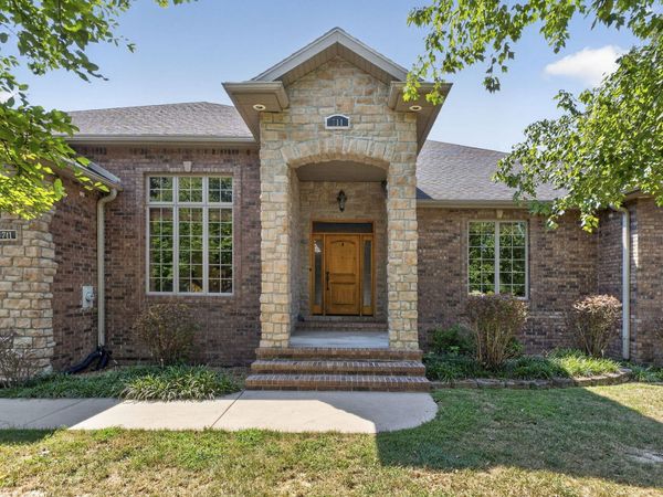 711 E Stone Ridge Drive , Ozark, MO 65721