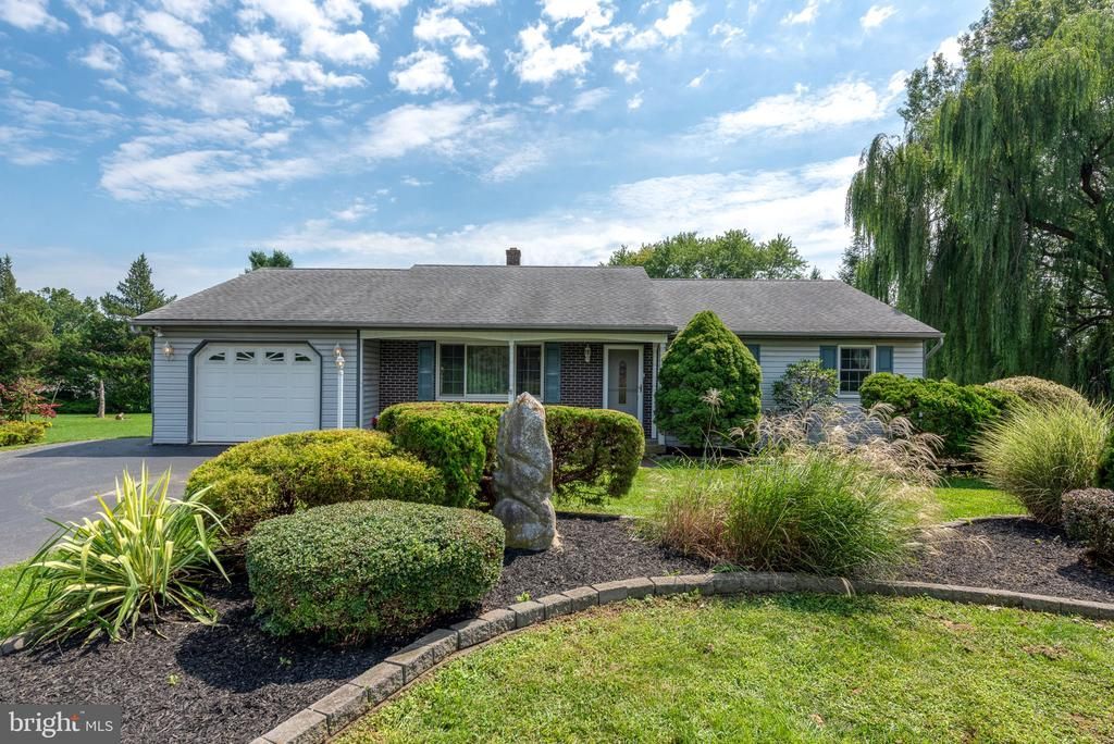 316 HILLTOP DRIVE , LEOLA, PA 17540