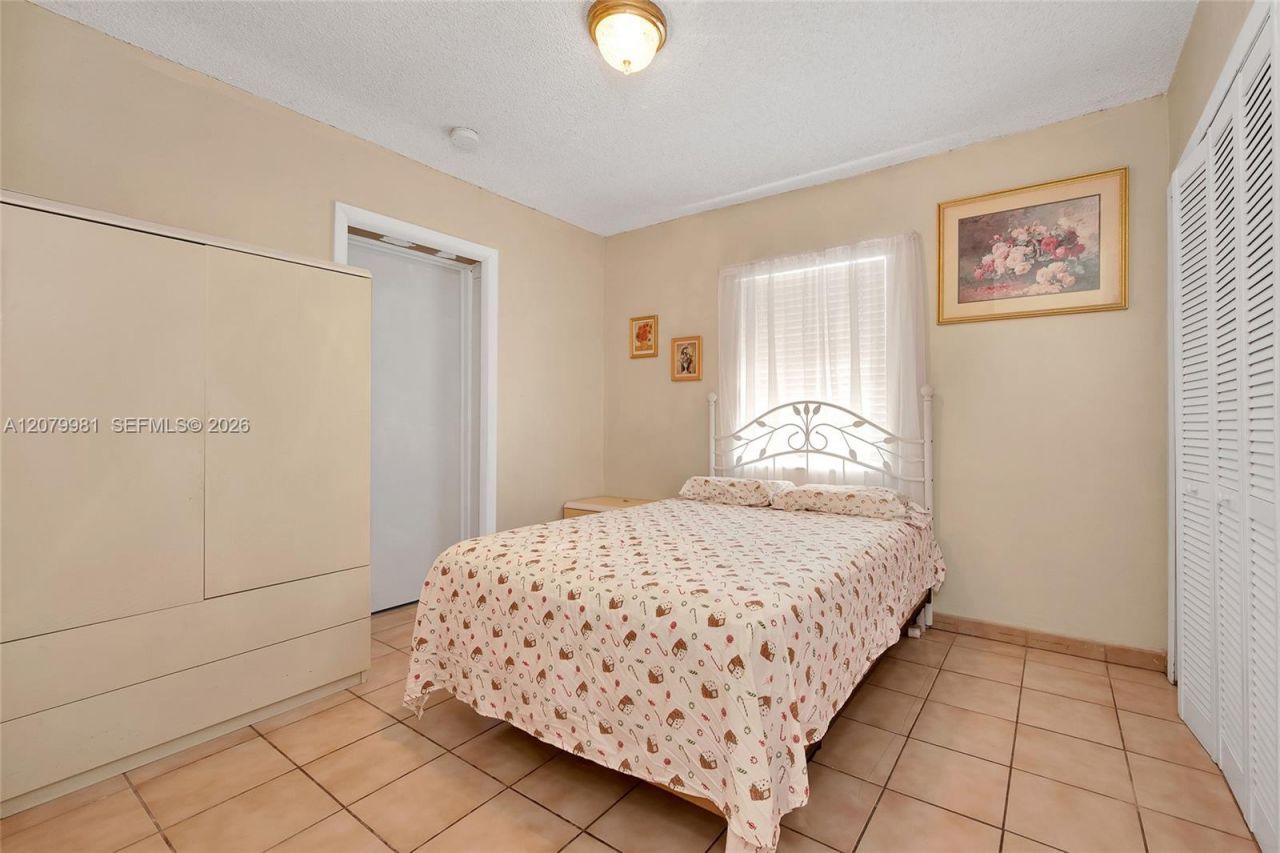 4051 NW 5th St , Miami, FL 33126 Photo