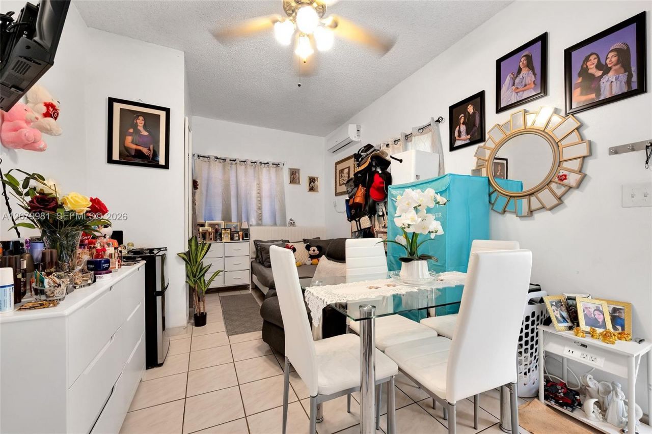 4051 NW 5th St , Miami, FL 33126 Photo