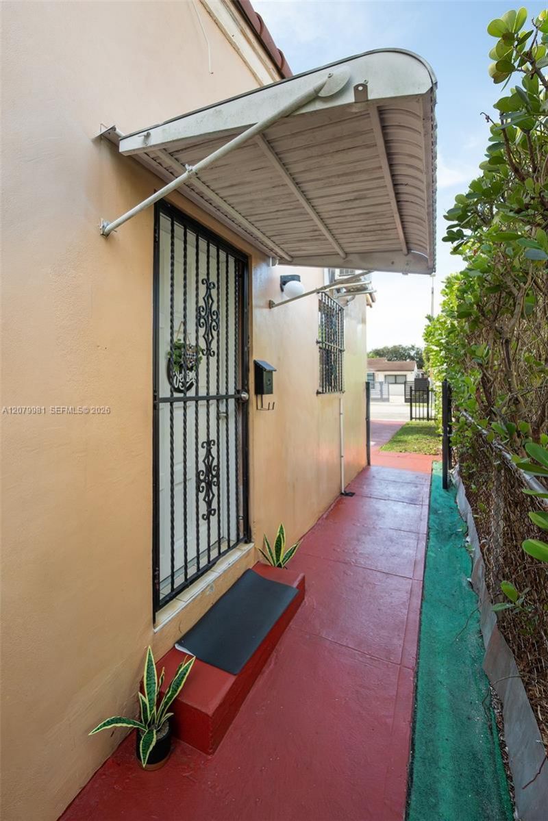 4051 NW 5th St , Miami, FL 33126 Photo