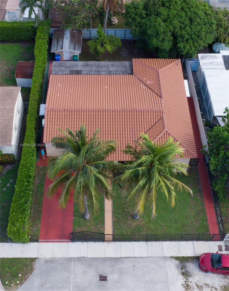 4051 NW 5th St , Miami, FL 33126 Photo