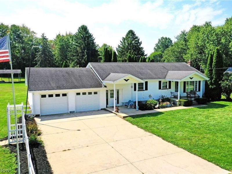 5160 Brunswick Drive, Vienna, OH 44473 Photo 2