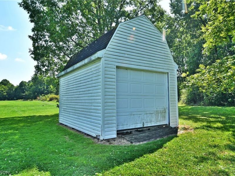 5160 Brunswick Drive, Vienna, OH 44473 Photo 47