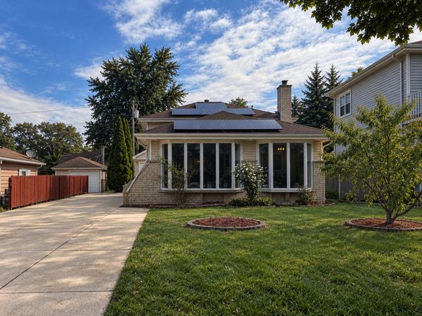 139 N Hemlock Avenue, Wood Dale, IL 60191