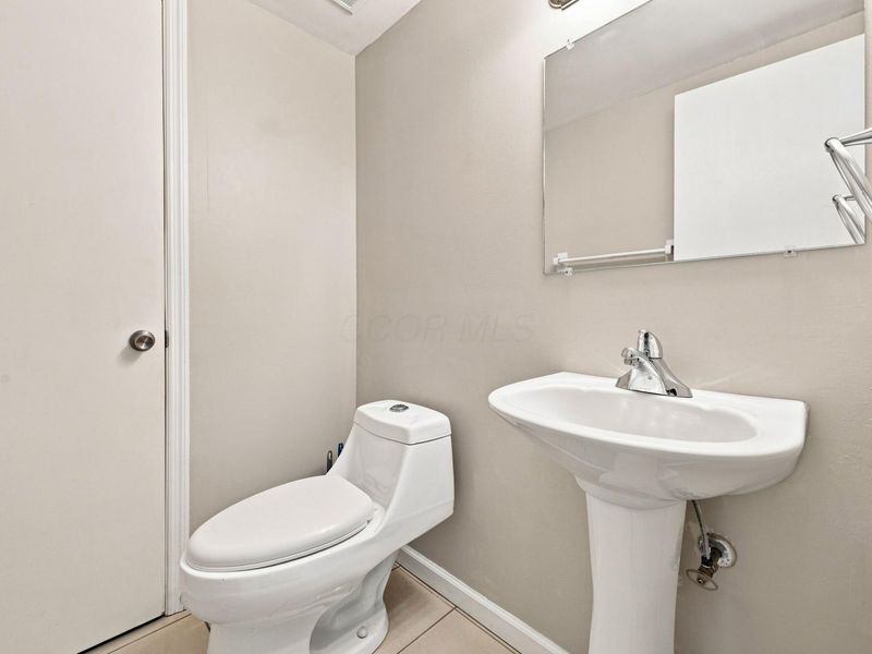 5538 Brackenridge Avenue, Unit L-10, Columbus, OH 43228 Photo 12