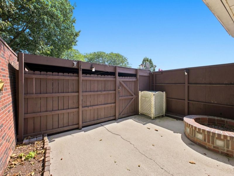 5538 Brackenridge Avenue, Unit L-10, Columbus, OH 43228 Photo 25