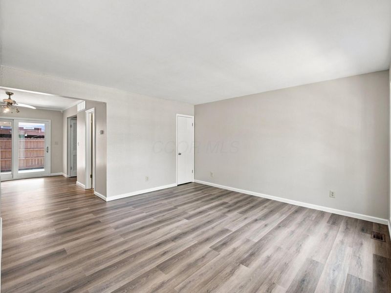 5538 Brackenridge Avenue, Unit L-10, Columbus, OH 43228 Photo 4