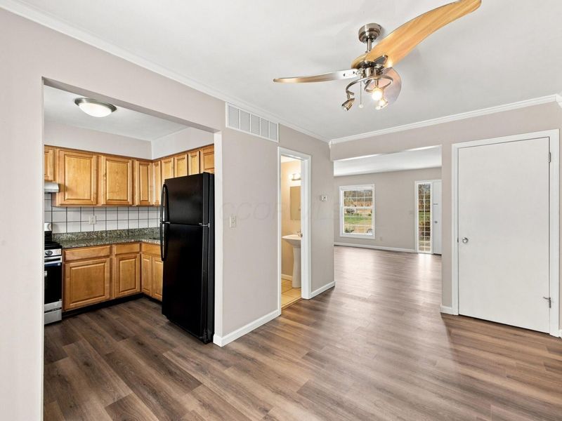 5538 Brackenridge Avenue, Unit L-10, Columbus, OH 43228 Photo 8