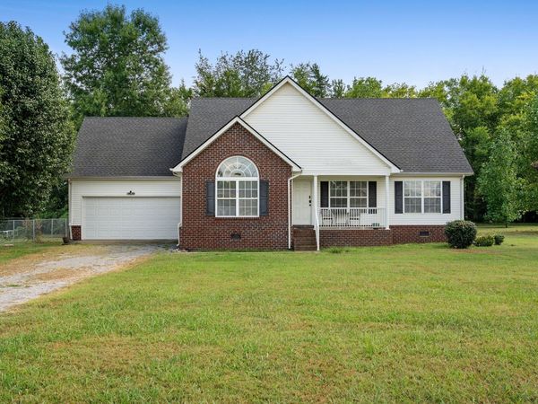 2431 Vanlawn Ln , Christiana, TN 37037