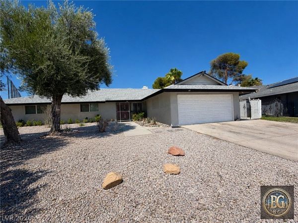 3824 Golf Lane , Las Vegas, NV 89108
