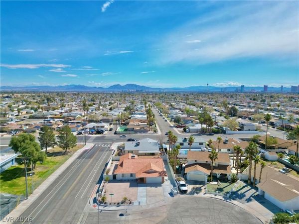 401 Holcomb Circle , Las Vegas, NV 89107