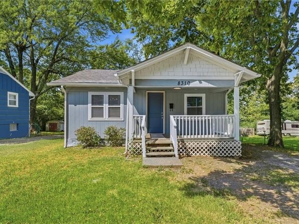 8310 Wayne Avenue, Kansas City, MO 64131