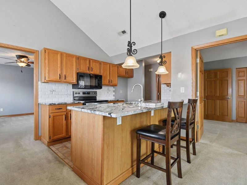 5350 Pond View Drive , Westerville, OH 43081 Photo 8