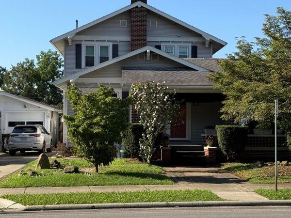 816 N High Street , Lancaster, OH 43130