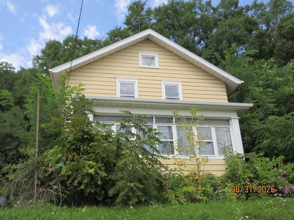 732 E North STREET, Waukesha, WI 53188