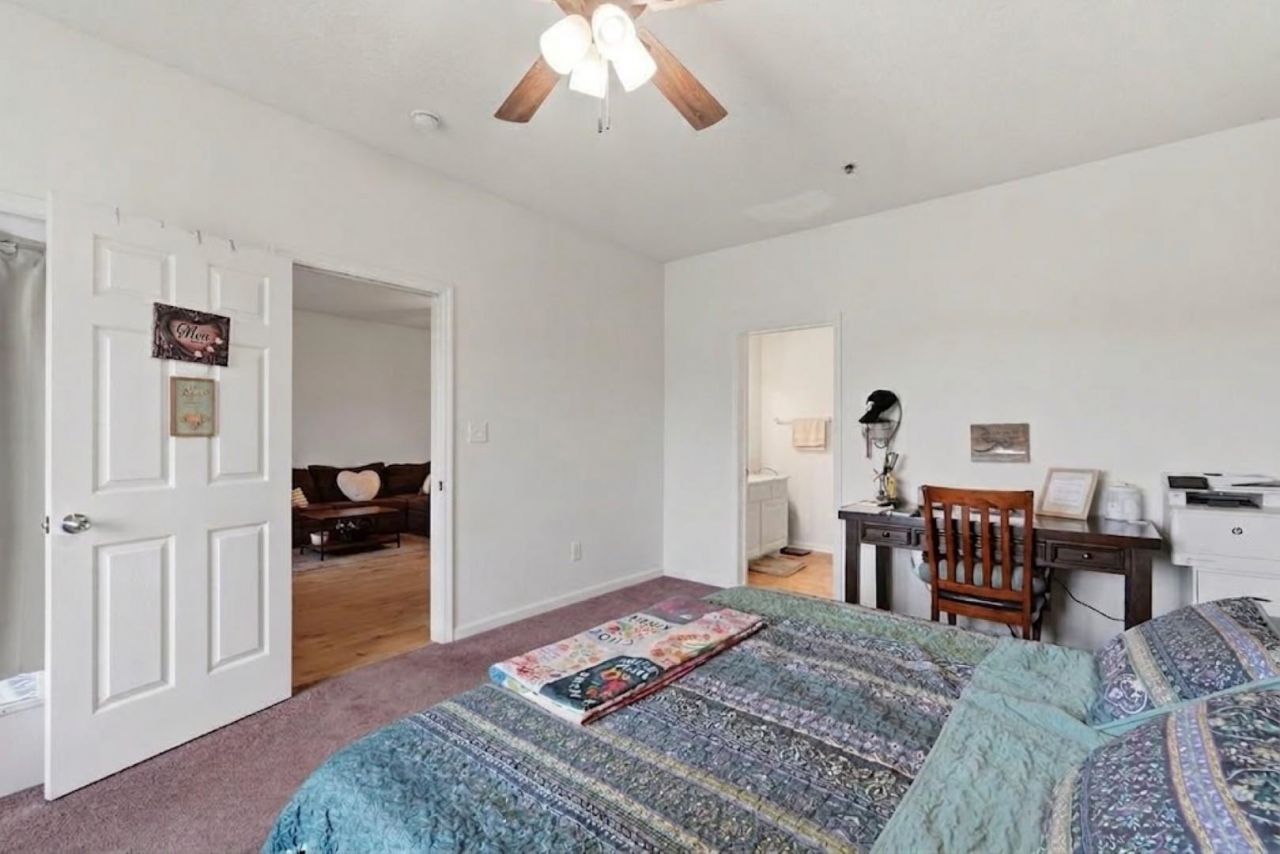 2070 Cross Gate Blvd  Photo 15