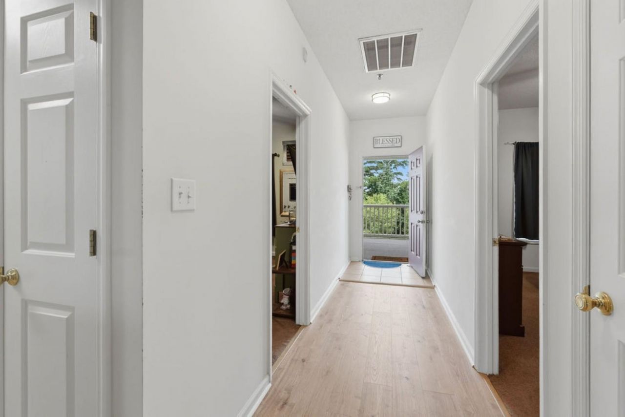 2070 Cross Gate Blvd  Photo 8