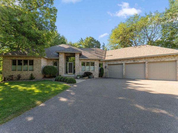 10605 54th Avenue N, Plymouth, MN 55442