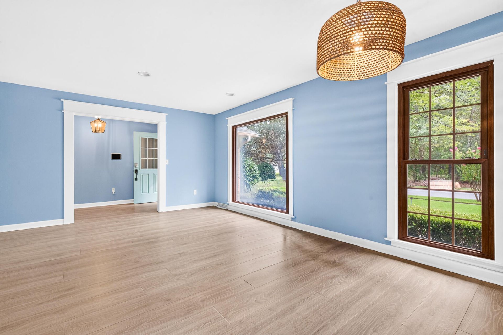 216 Chessington Circle Photo 11