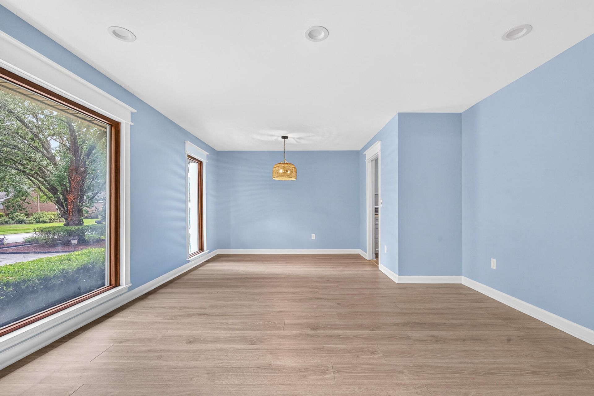 216 Chessington Circle Photo 15