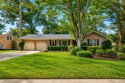 216 Chessington Circle photo 4