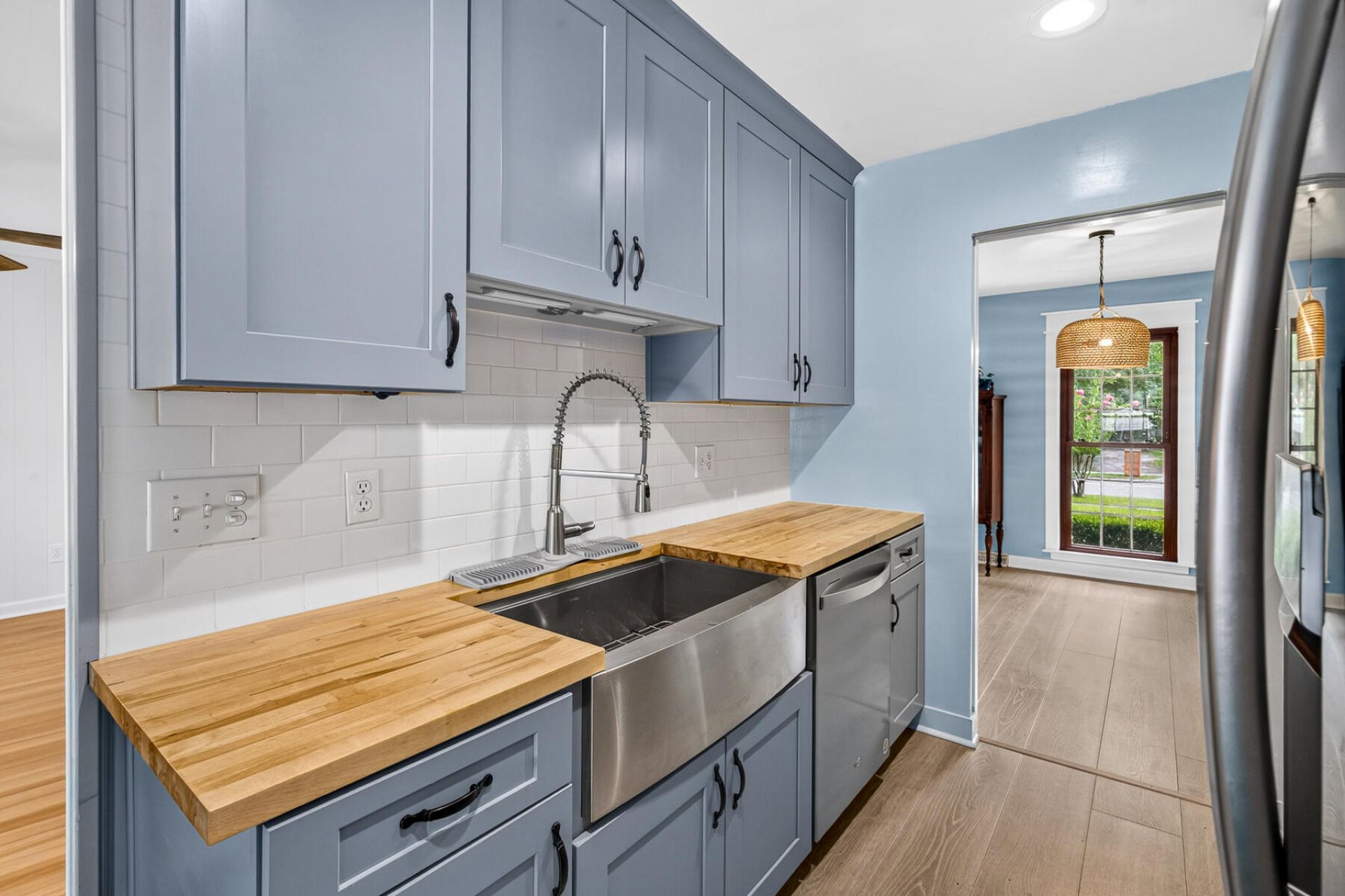216 Chessington Circle Photo 24