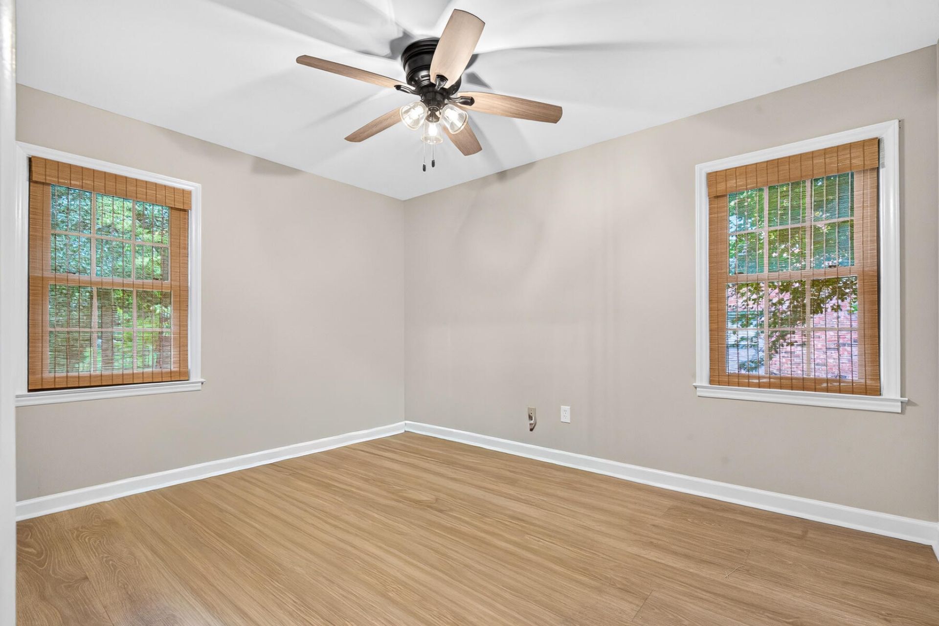 216 Chessington Circle Photo 29